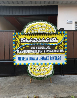 Papan Bunga Duka di Teluk Kabung Utara